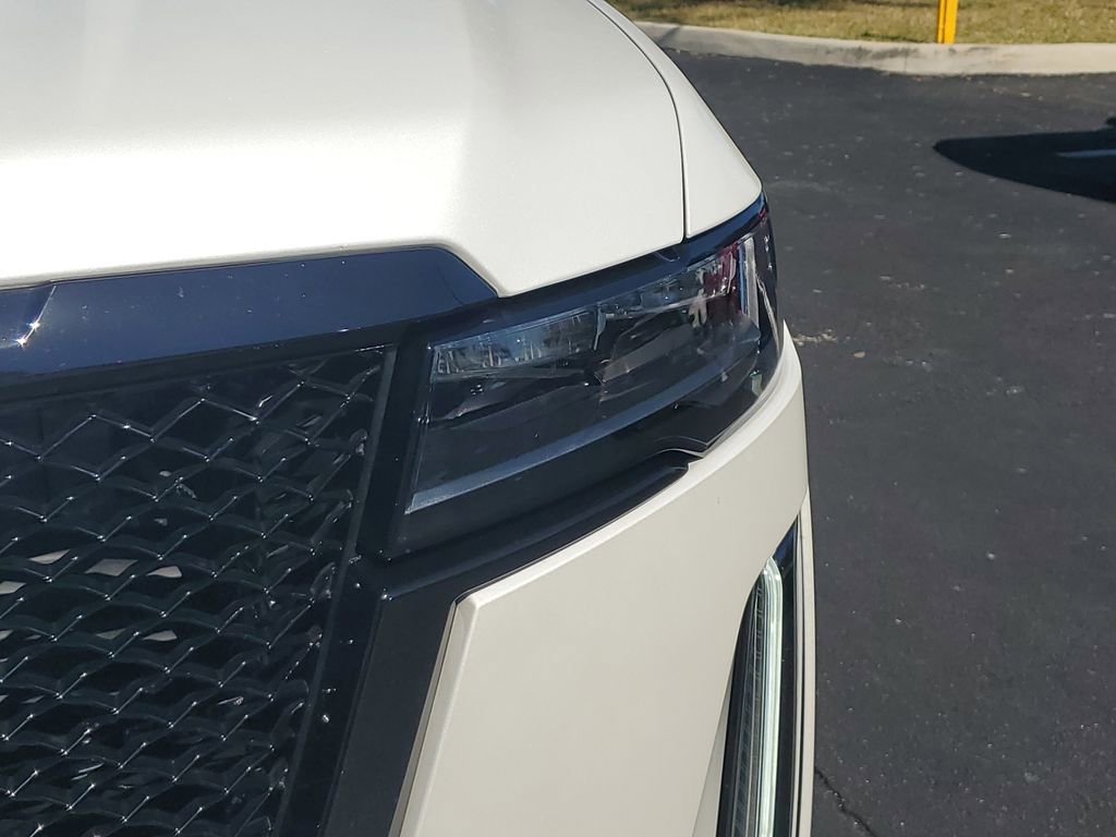 Used 2024 Cadillac Escalade Sport Platinum w/ LPO, ONYX Package image 9