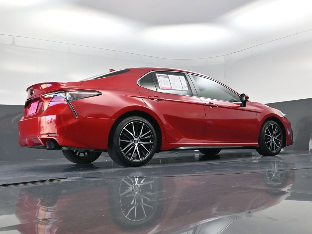 Used 2022 Toyota Camry SE image 19
