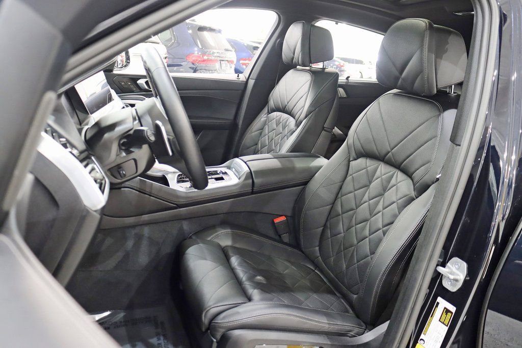 Used 2023 BMW X6 xDrive40i w/ Executive Package image 30