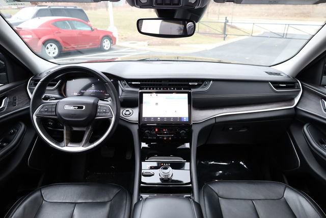 Used 2022 Jeep Grand Cherokee L Limited image 13