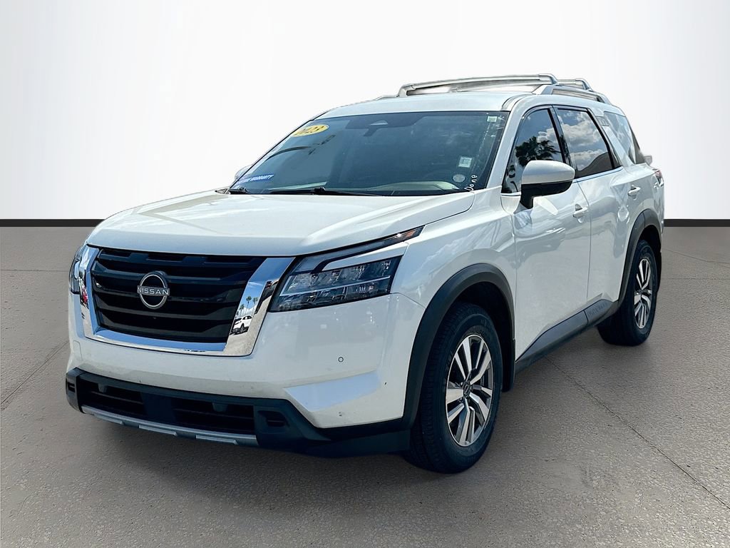 Used 2023 Nissan Pathfinder SL FWD image 3
