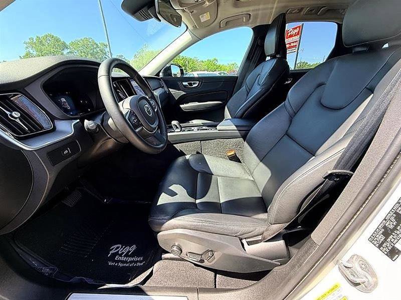 Used 2024 Volvo XC60 B5 Core w/ Protection Package Premier image 19