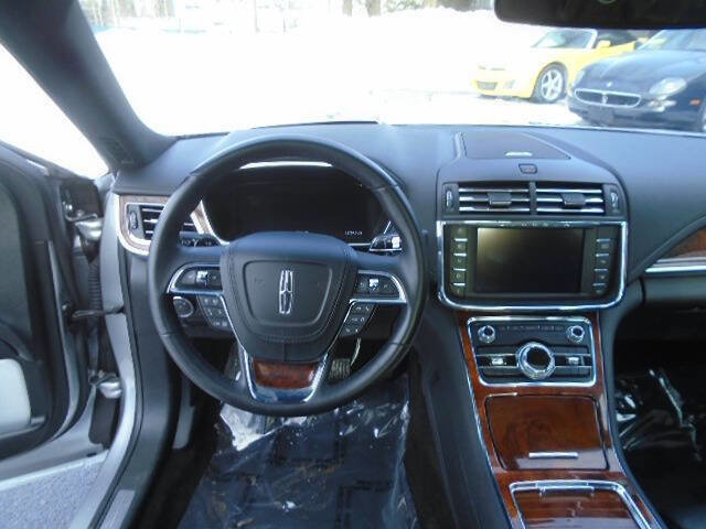 Used 2020 Lincoln Continental Reserve w/ Luxury Package image 12