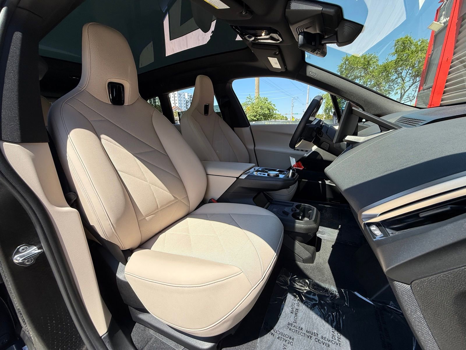 Used 2024 BMW iX xDrive50 w/ Premium Package image 15