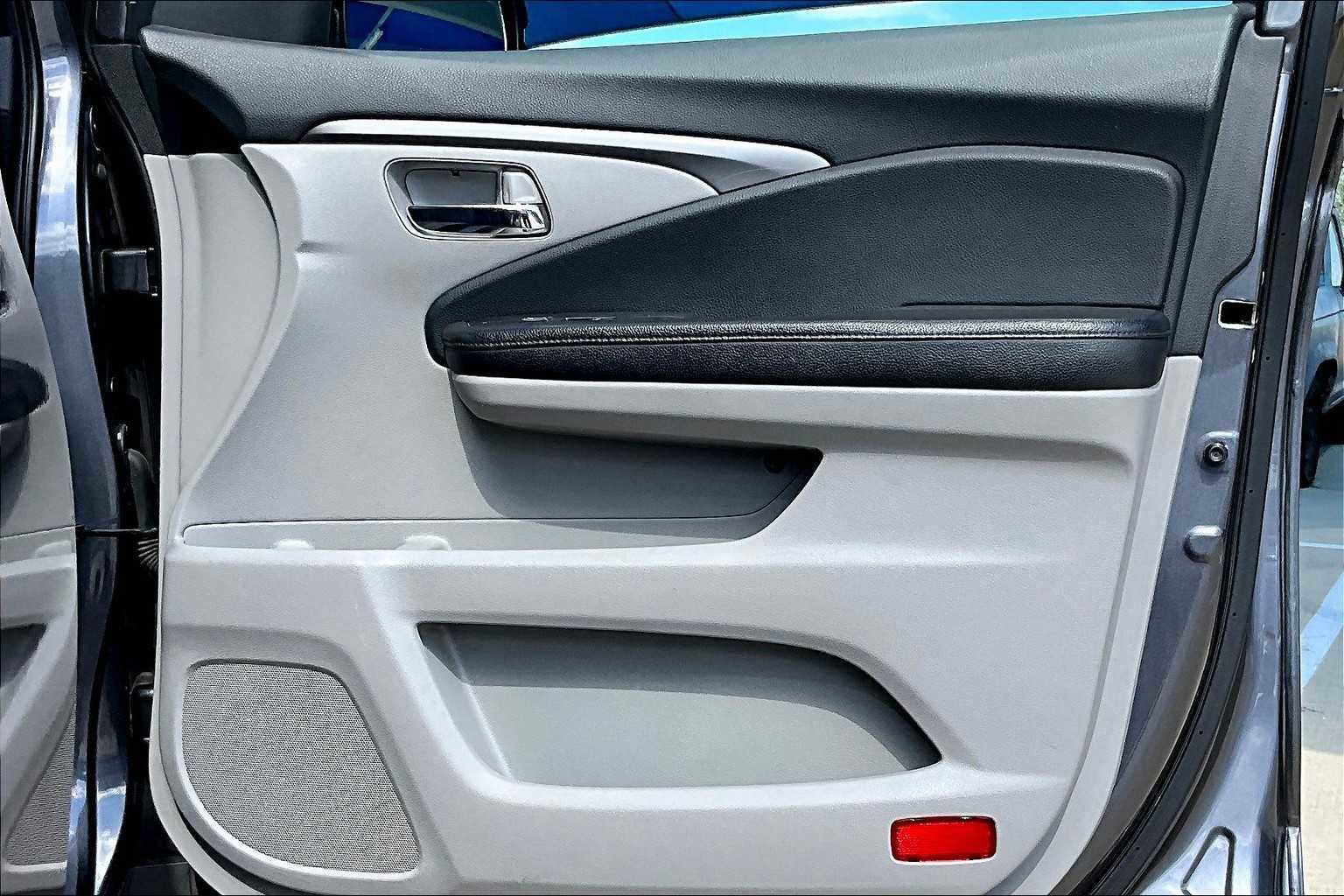 Used 2018 Honda Pilot EX image 23