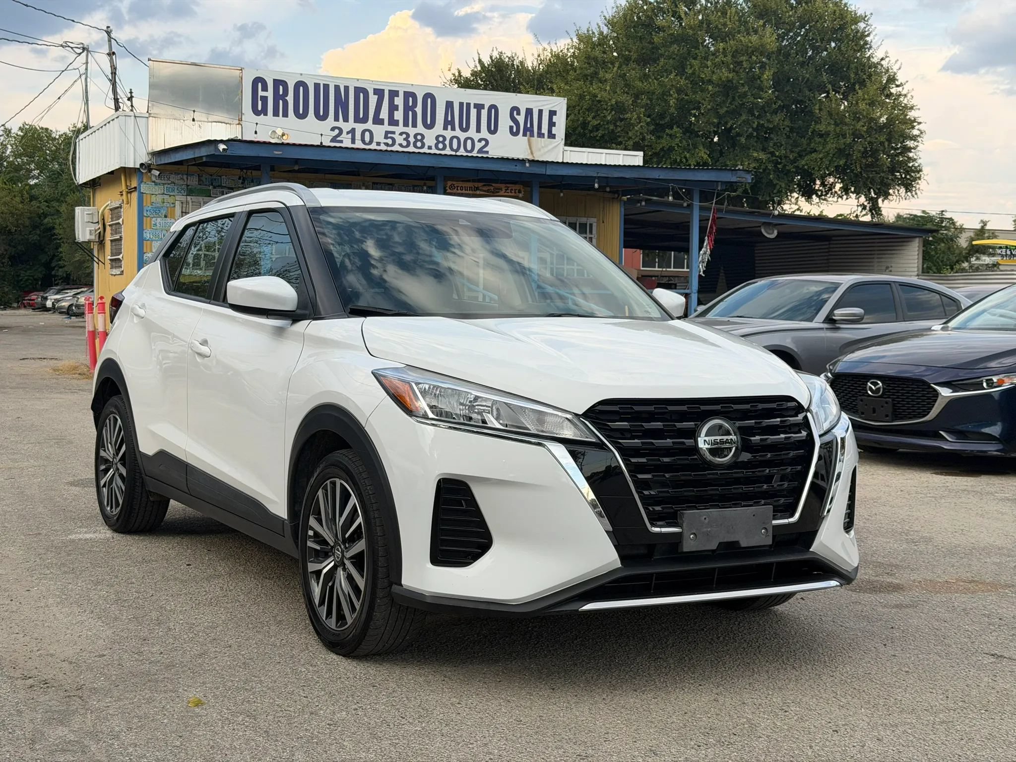 Used 2021 Nissan Kicks SV FWD image 1