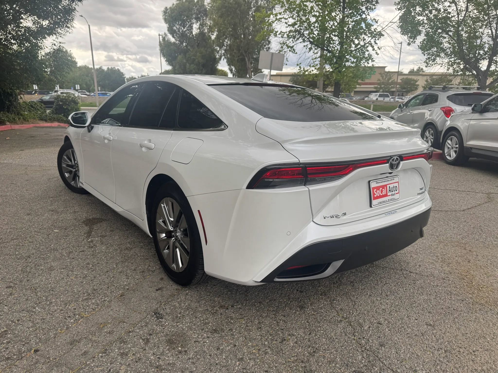 Used 2023 Toyota Mirai w/ Advanced Technology Package RWD image 5