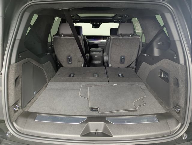 Used 2025 Cadillac Escalade Sport Platinum image 24