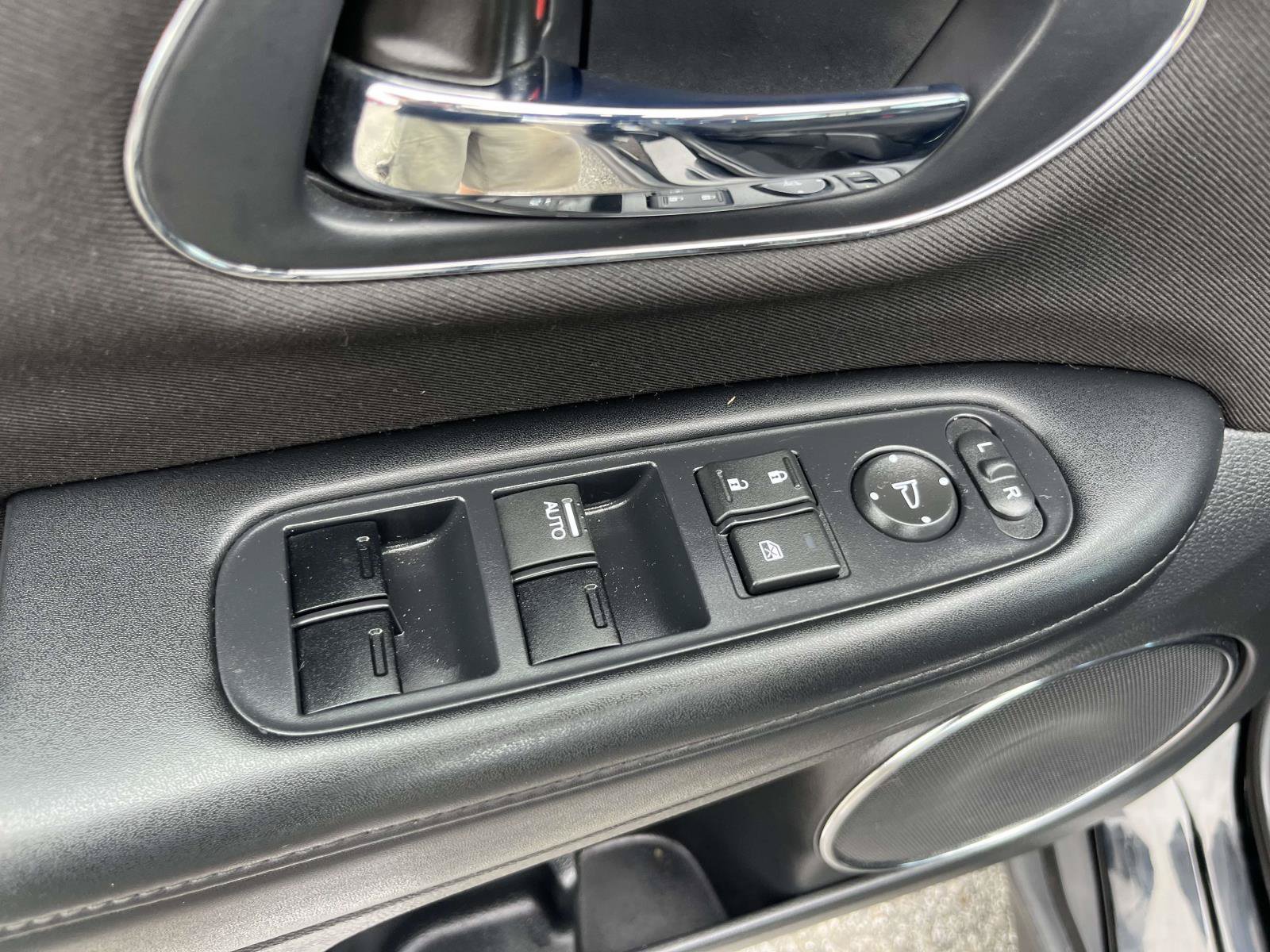 Used 2017 Honda HR-V EX image 14