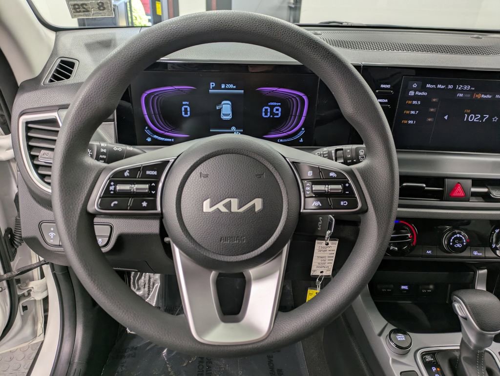 Certified 2025 Kia Seltos LX image 21