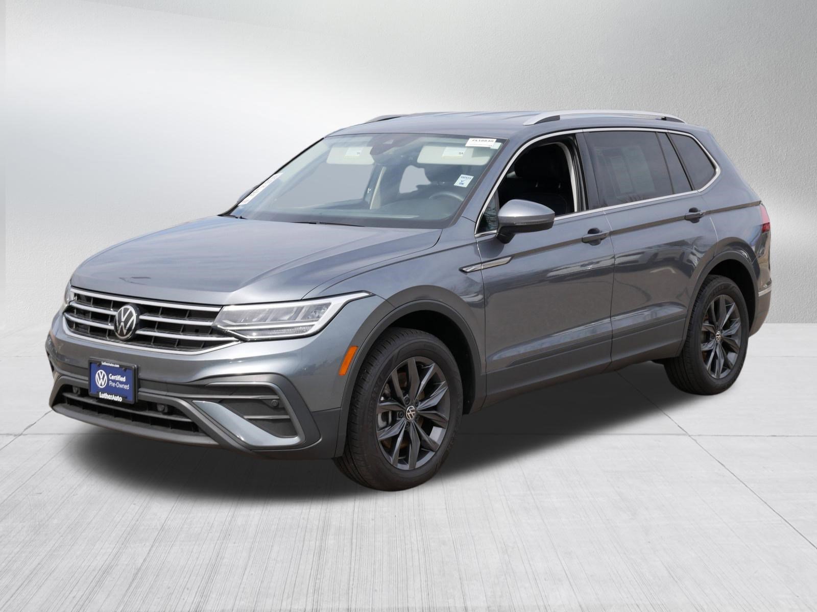 Certified 2023 Volkswagen Tiguan SE image 3