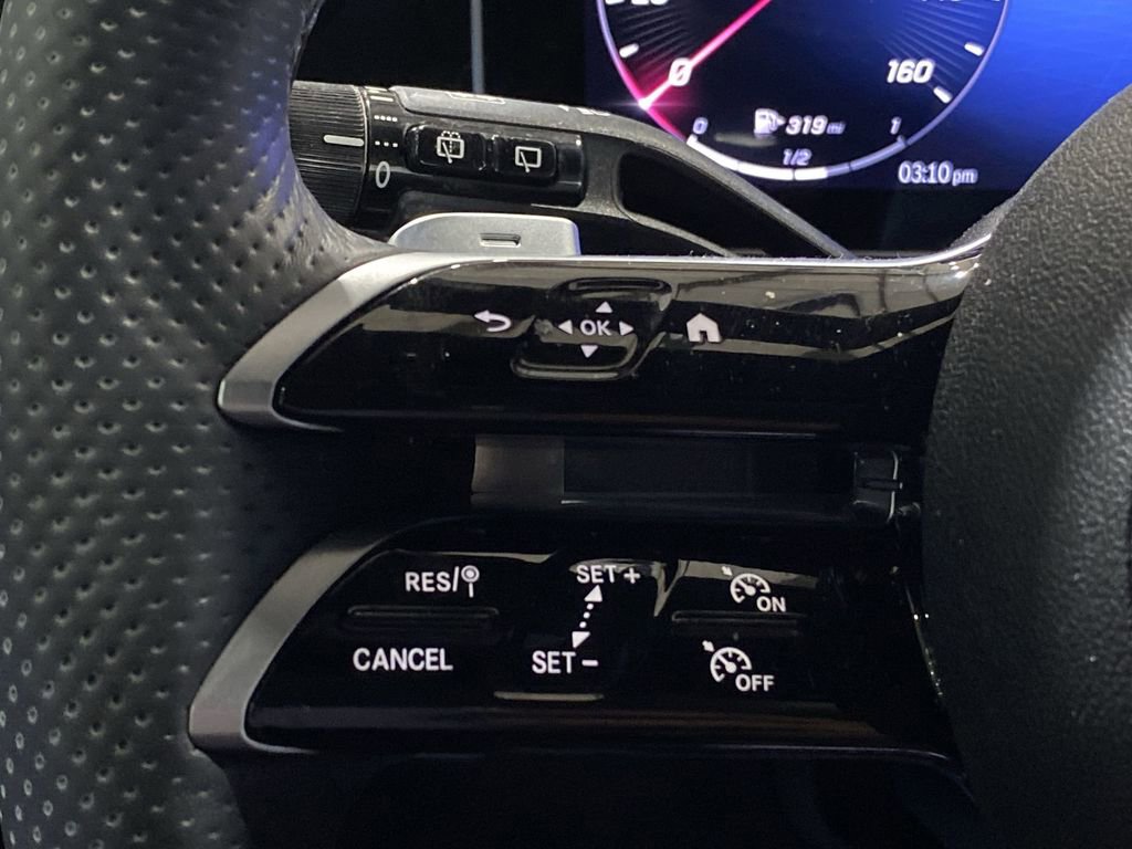 Used 2024 Mercedes-Benz GLC 300 image 11