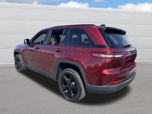 Used 2023 Jeep Grand Cherokee Altitude image 3