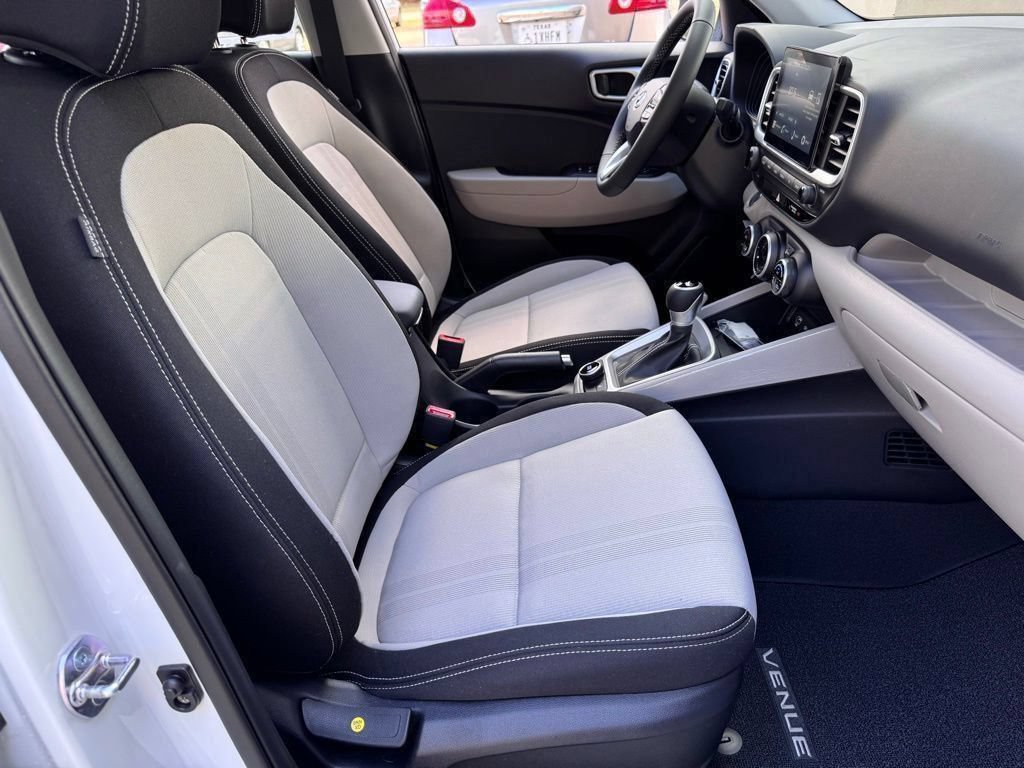 New 2026 Hyundai Venue SEL FWD image 17