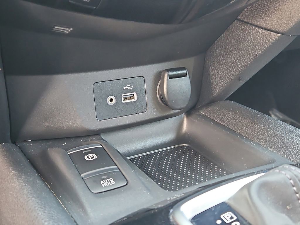 Used 2019 Nissan Rogue SV w/ Premium Package image 31