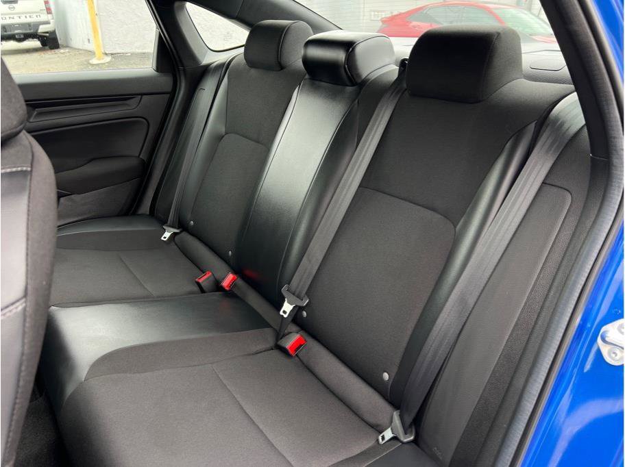 Used 2023 Honda Civic Sport image 9