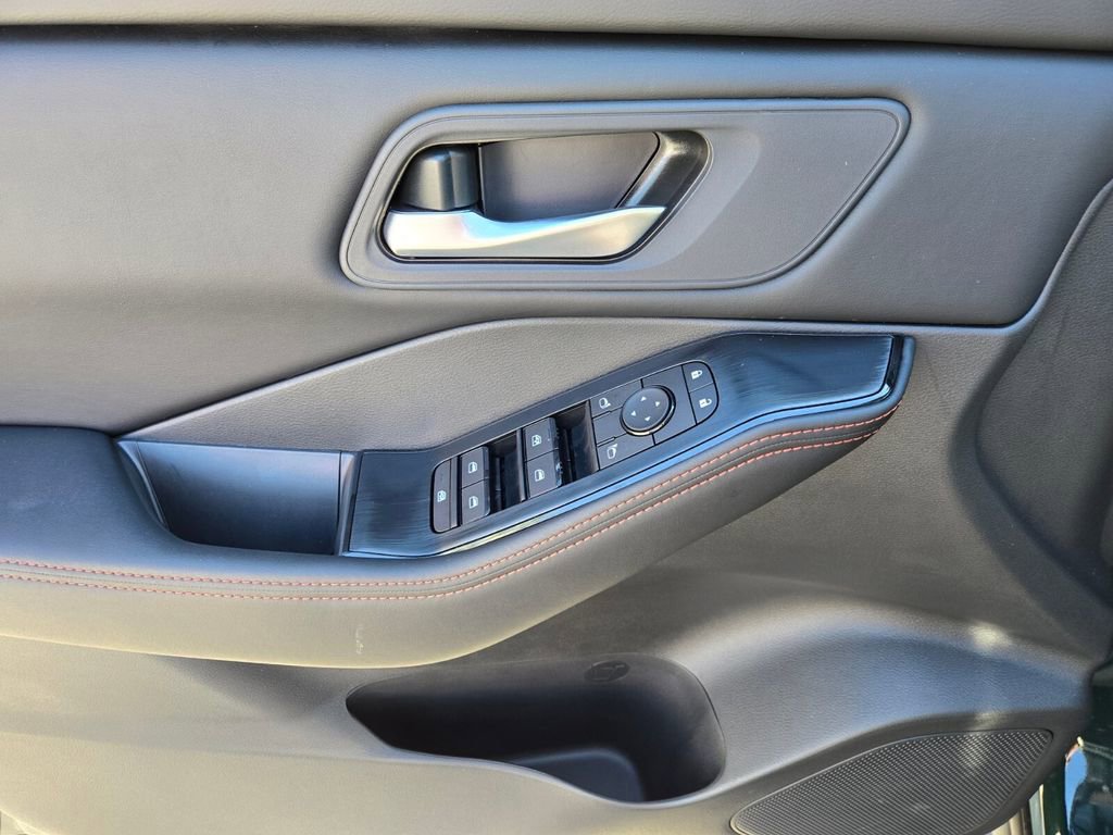 New 2026 Nissan Rogue SV AWD/4WD image 9