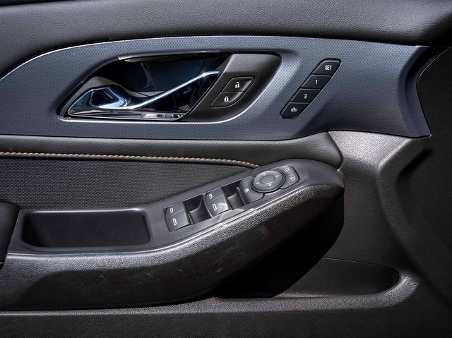 Used 2021 Chevrolet Traverse Premier image 24