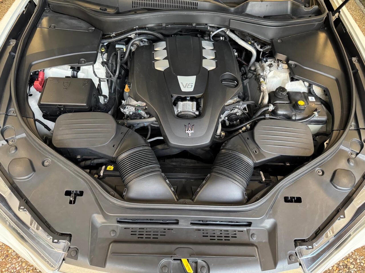 Used 2018 Maserati Levante image 19