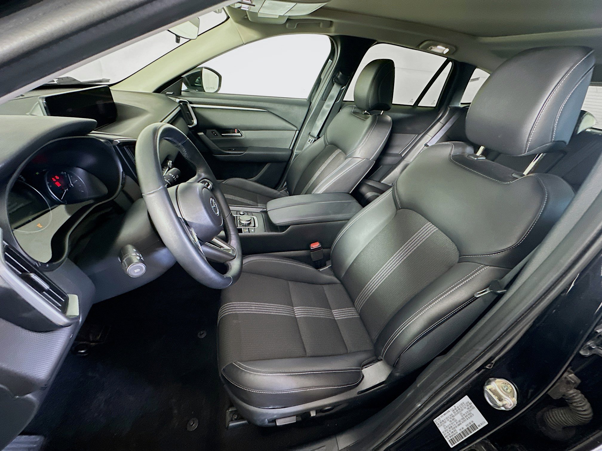 Used 2025 MAZDA CX-50 AWD 2.5 S w/ Premium Package image 13