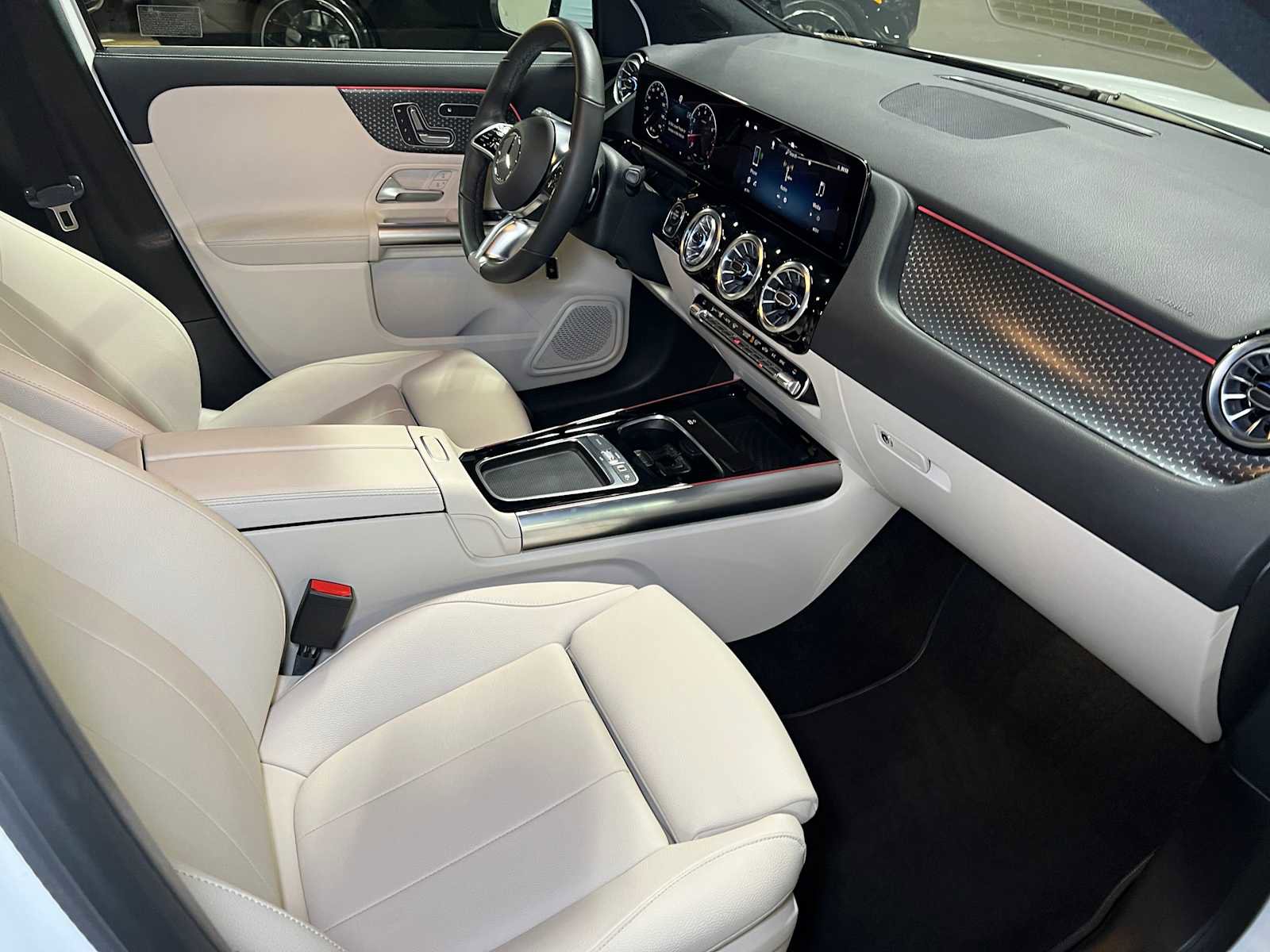 Certified 2025 Mercedes-Benz GLA 250 4MATIC image 12