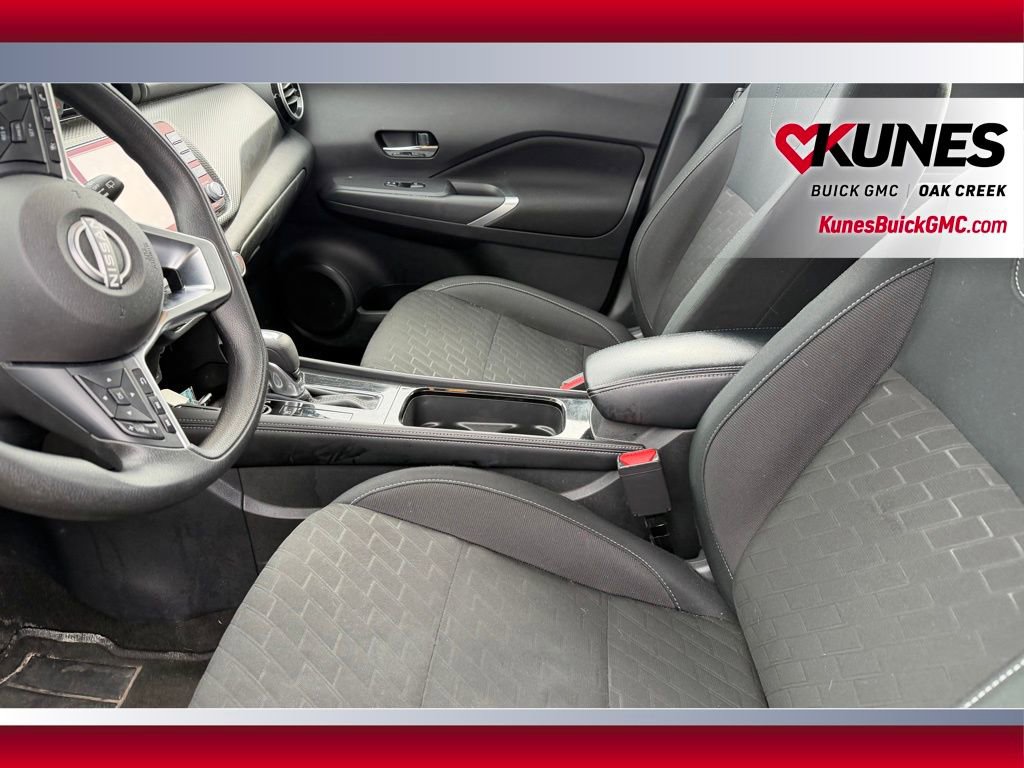 Used 2024 Nissan Kicks SV image 6