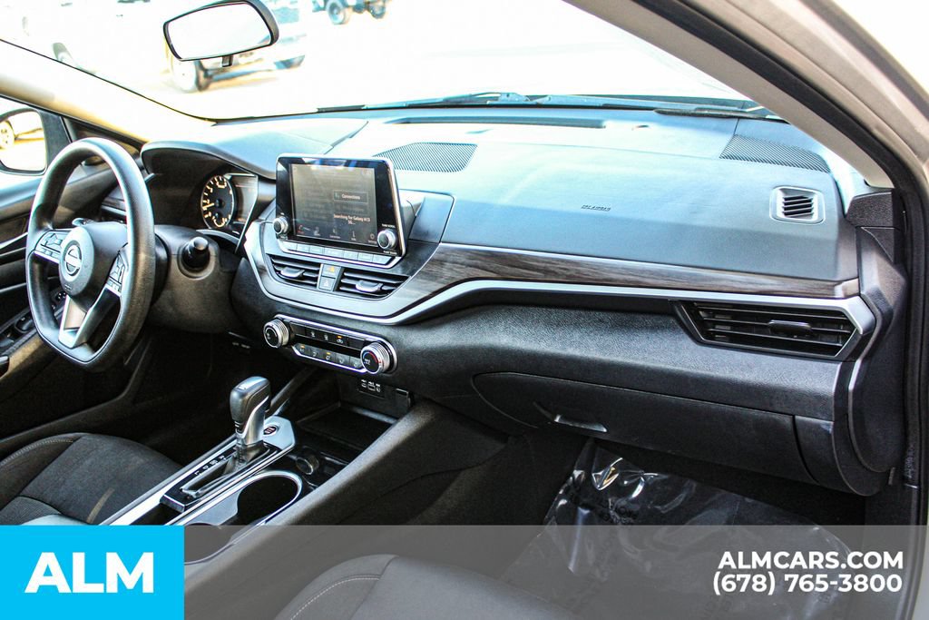 Used 2024 Nissan Altima 2.5 SV FWD image 23