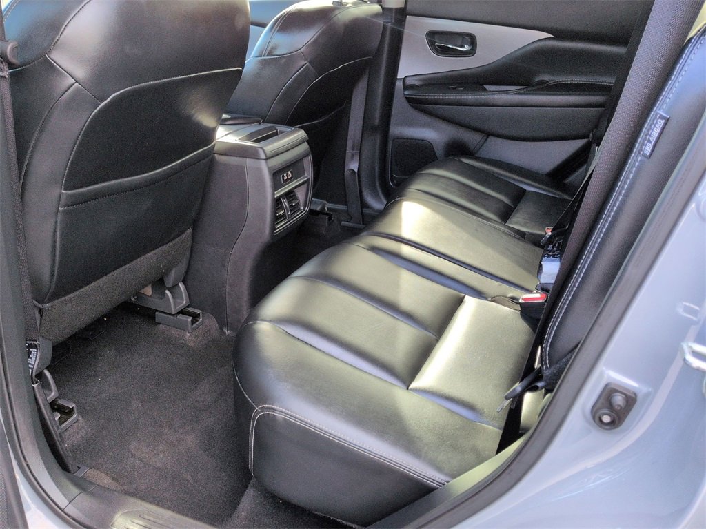 Used 2024 Nissan Murano SV w/ SV Midnight Edition Package image 16