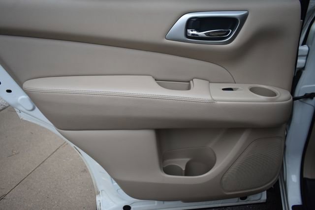 Used 2017 Nissan Pathfinder Platinum w/ Family Entertainment Package image 42