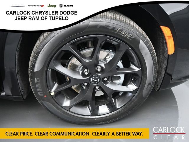 New 2026 Chrysler Pacifica Limited w/ Uconnect Theater Family Group image 34