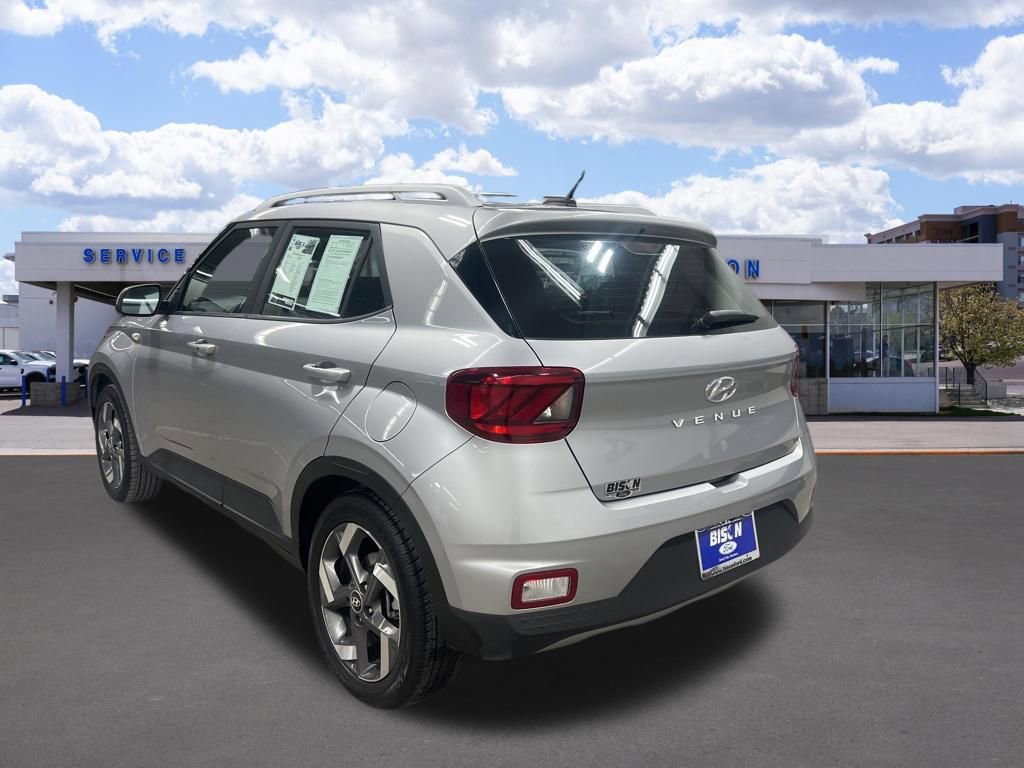 Used 2025 Hyundai Venue SEL image 5