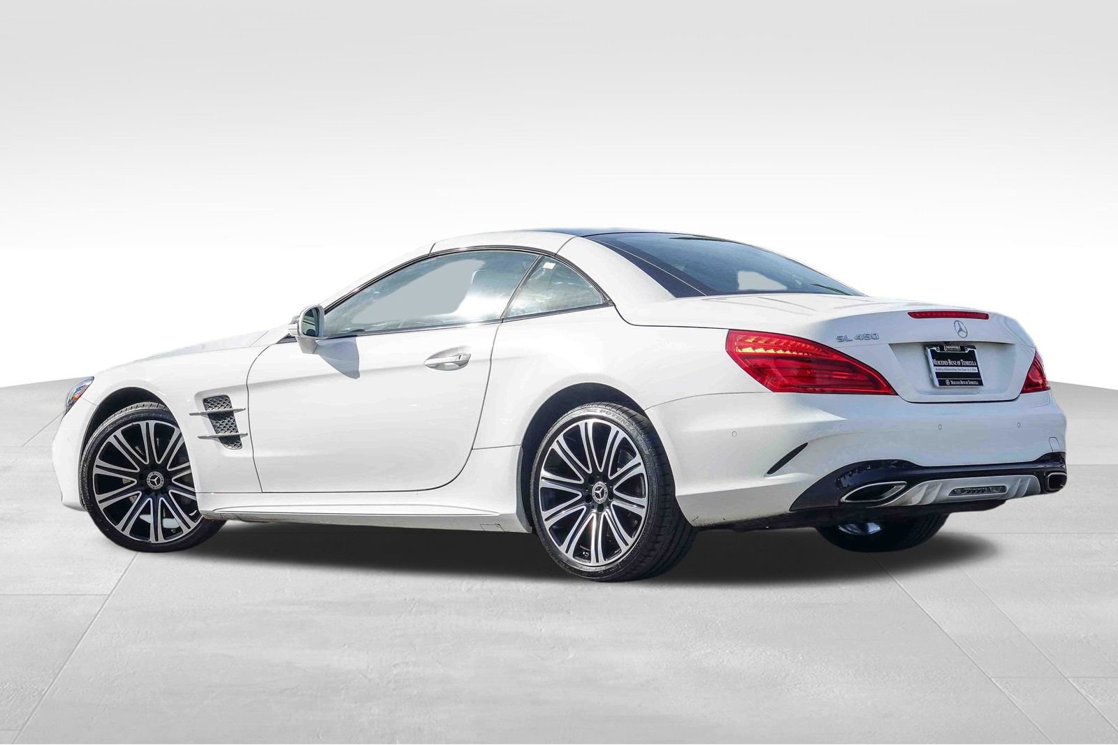 Used 2018 Mercedes-Benz SL 450 image 2