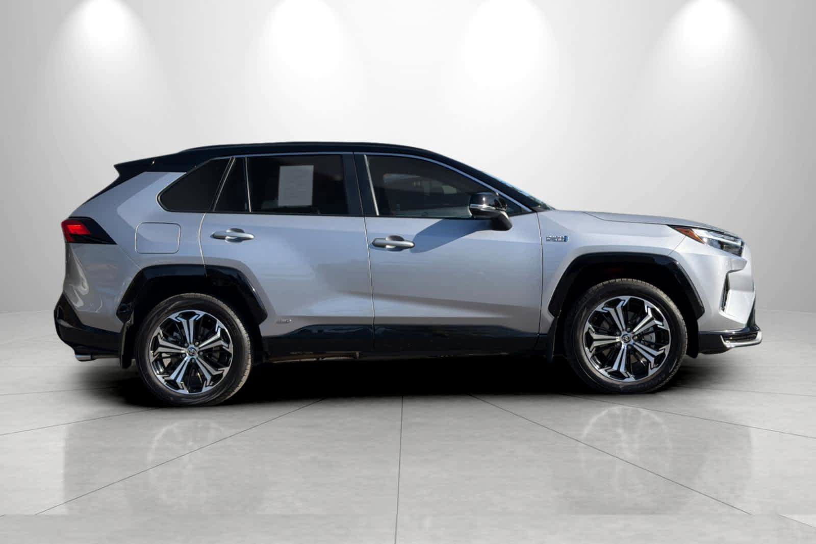 Used 2023 Toyota RAV4 XSE AWD/4WD image 8
