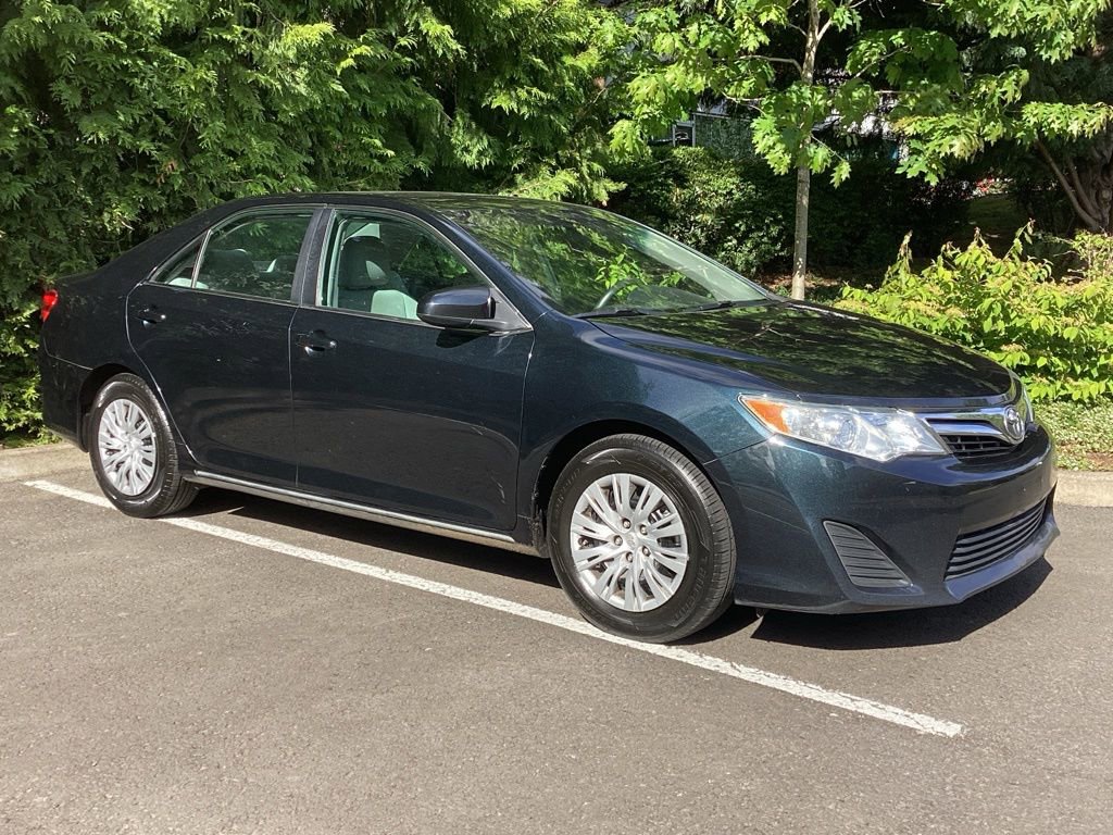 Used 2013 Toyota Camry LE FWD image 8
