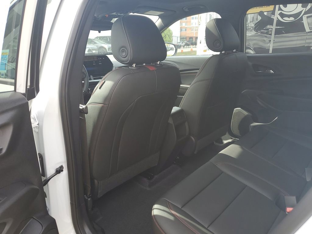 New 2026 Chevrolet Trax RS w/ Sunroof Package image 15