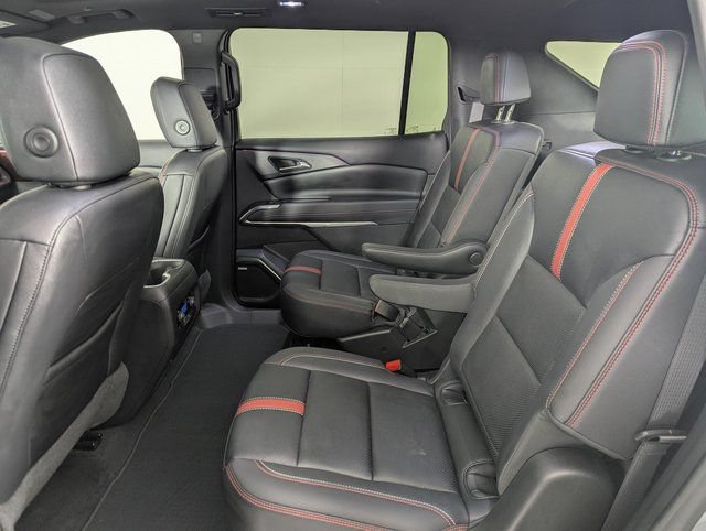 Used 2024 Chevrolet Traverse RS AWD/4WD image 17