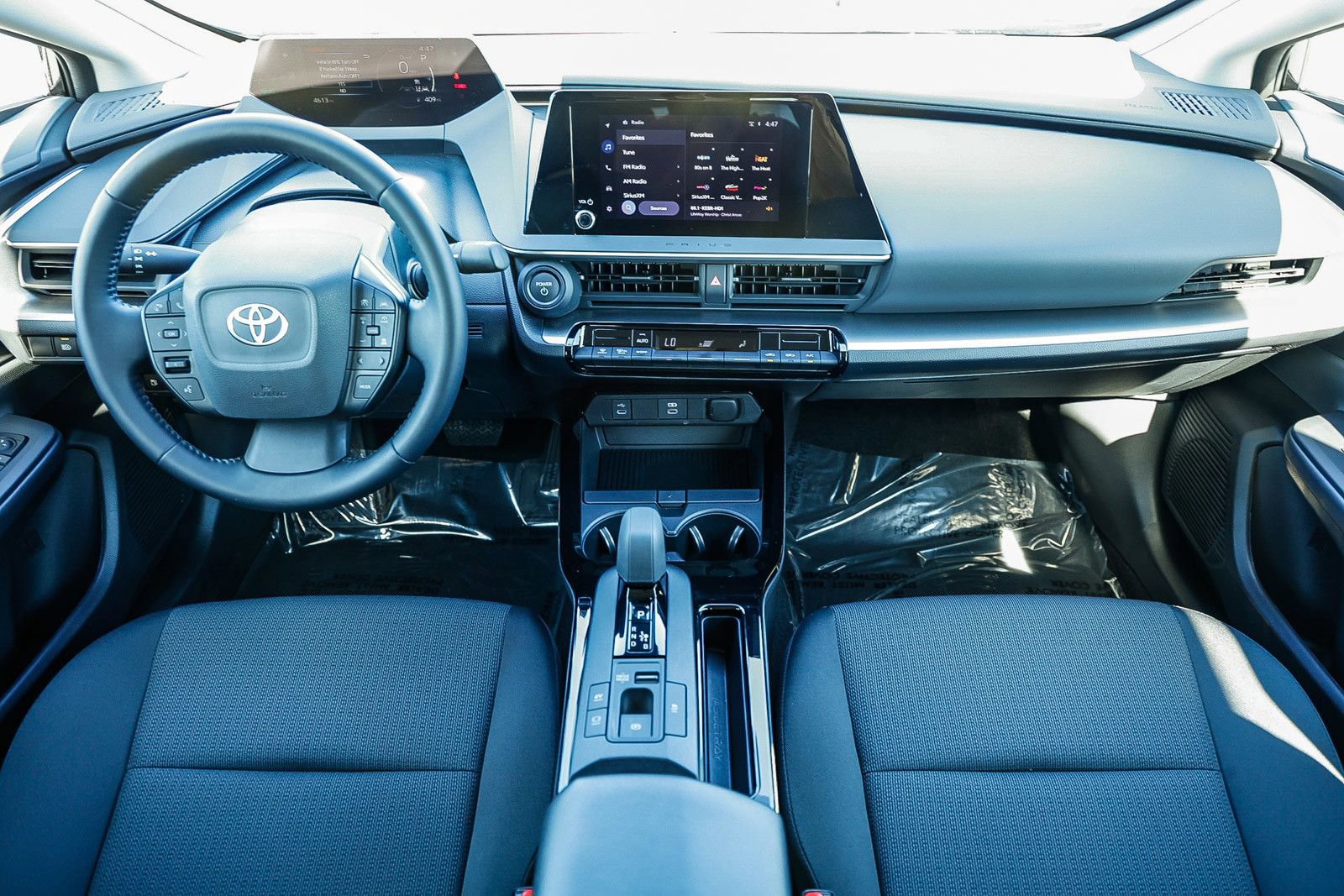 Used 2026 Toyota Prius LE FWD image 10