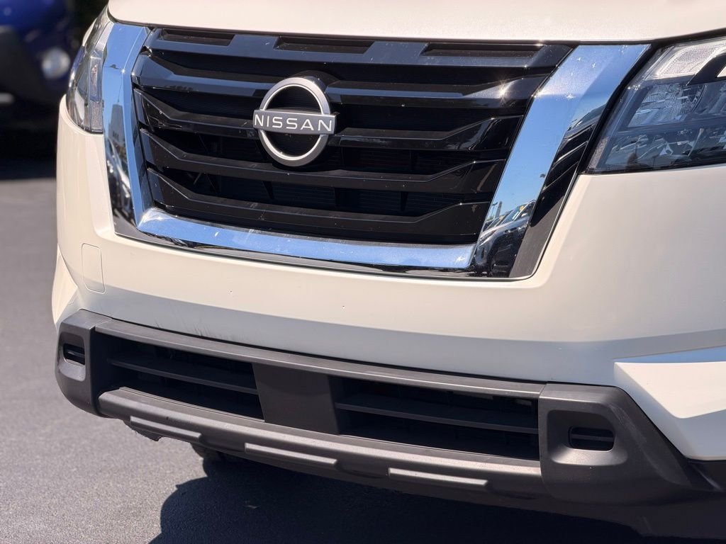 Used 2024 Nissan Pathfinder SV FWD image 10