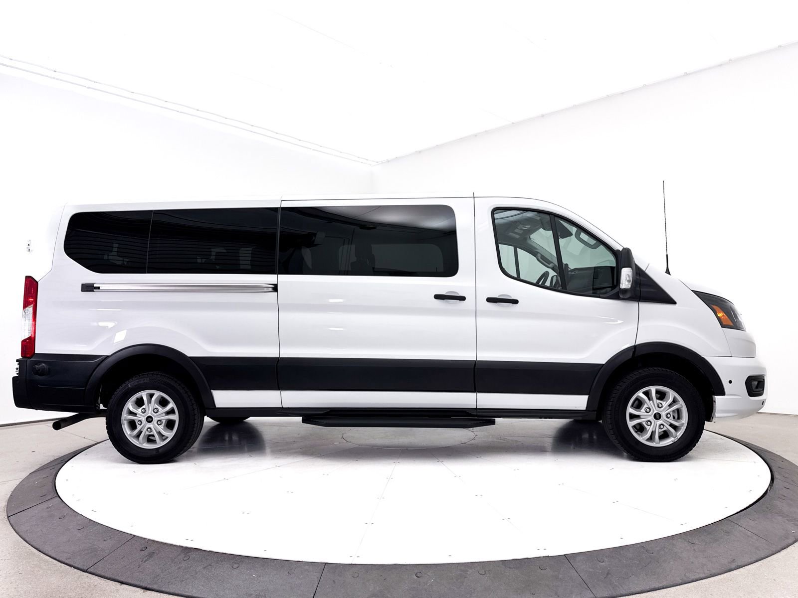 Used 2024 Ford Transit 350 XLT RWD image 36