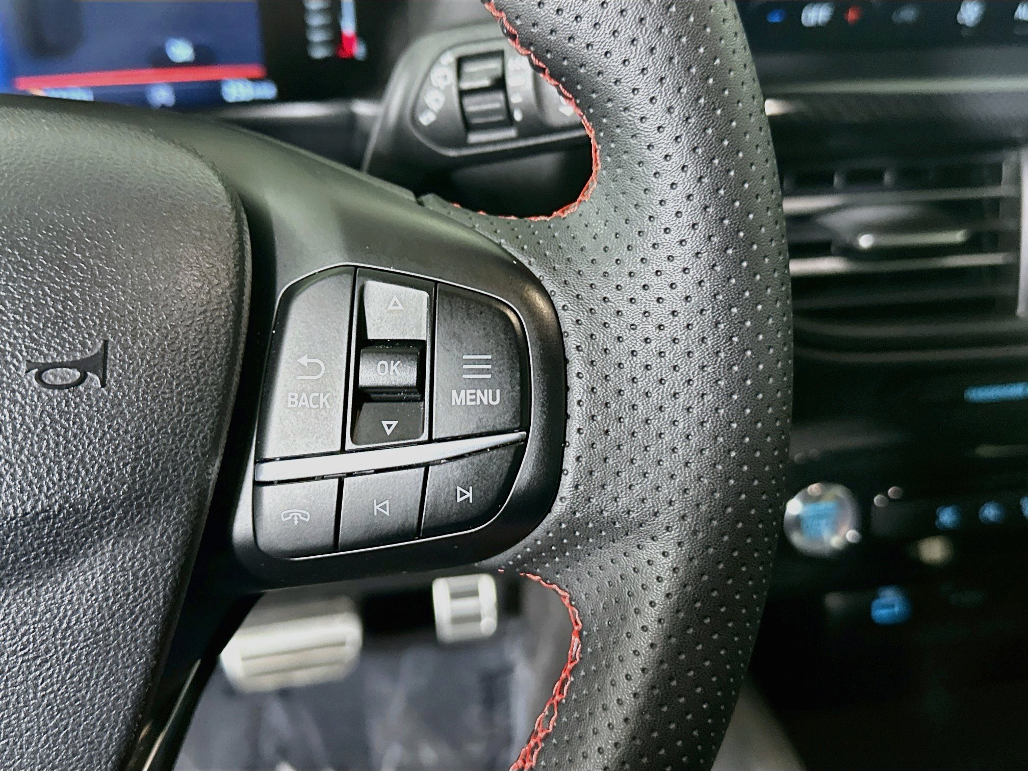Used 2023 Ford Escape ST-Line w/ Tech Pack #1 FWD image 17