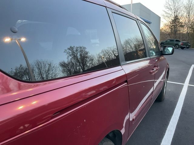 Used 2010 Kia Sedona LX image 5