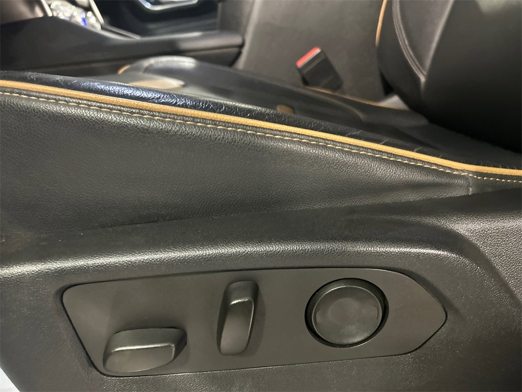 Used 2022 GMC Yukon AT4 w/ Max Trailering Package image 11