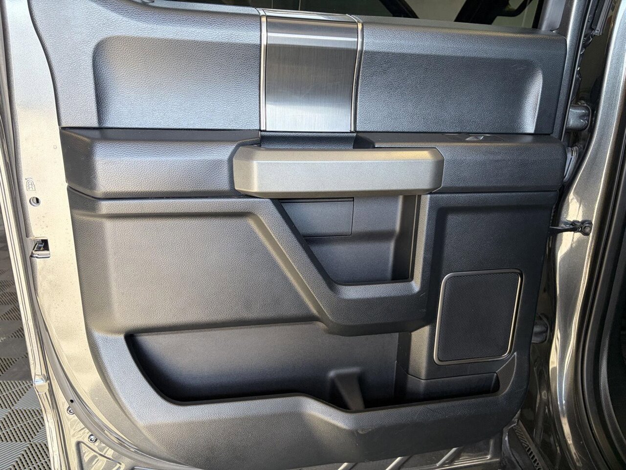 Used 2019 Ford F150 Raptor w/ Equipment Group 802A Luxury AWD/4WD image 23