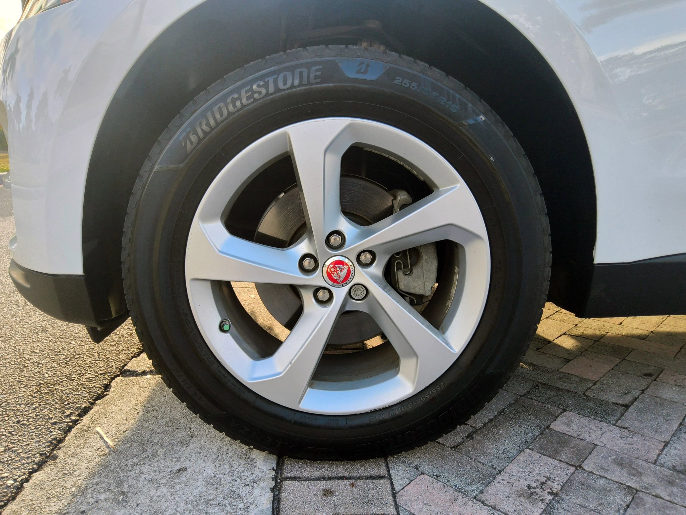 Used 2019 Jaguar F-PACE Premium image 41