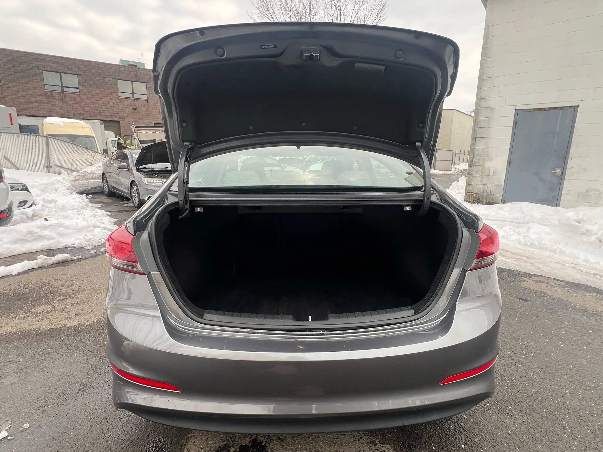 Used 2018 Hyundai Elantra SEL FWD image 9