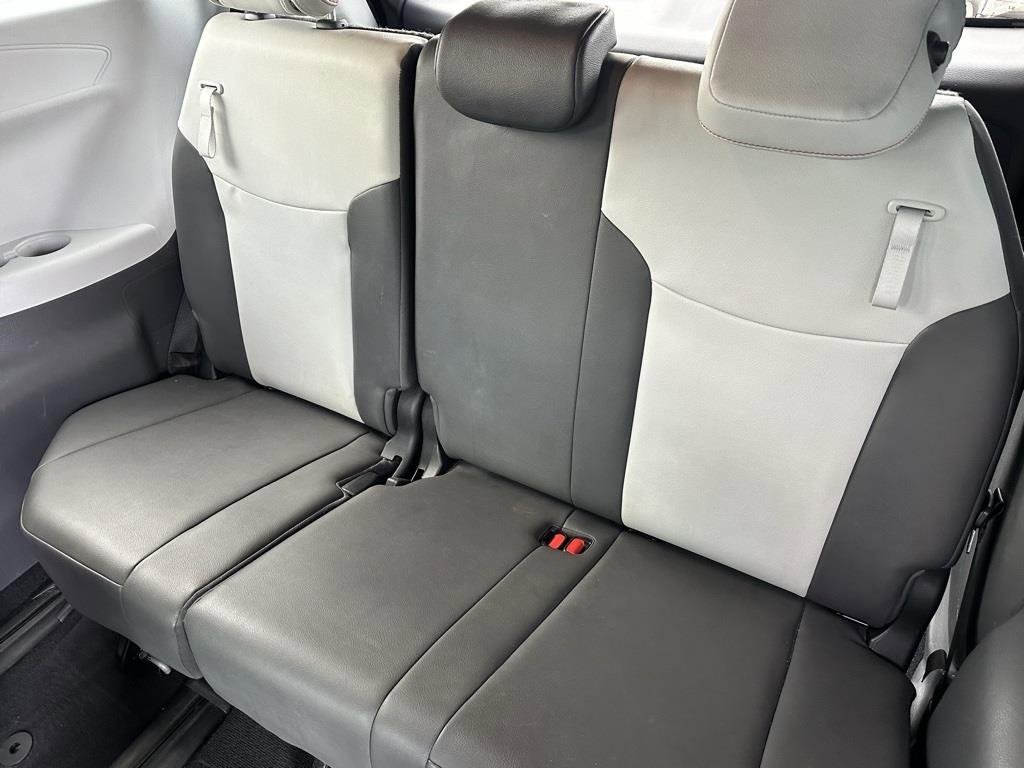 Used 2021 Toyota Sienna XSE image 24