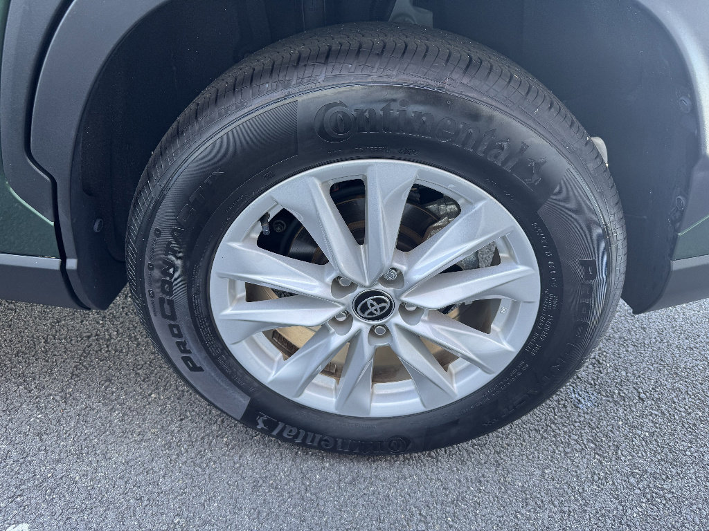 Certified 2024 Toyota Corolla Cross LE w/ Moonroof Package AWD/4WD image 22