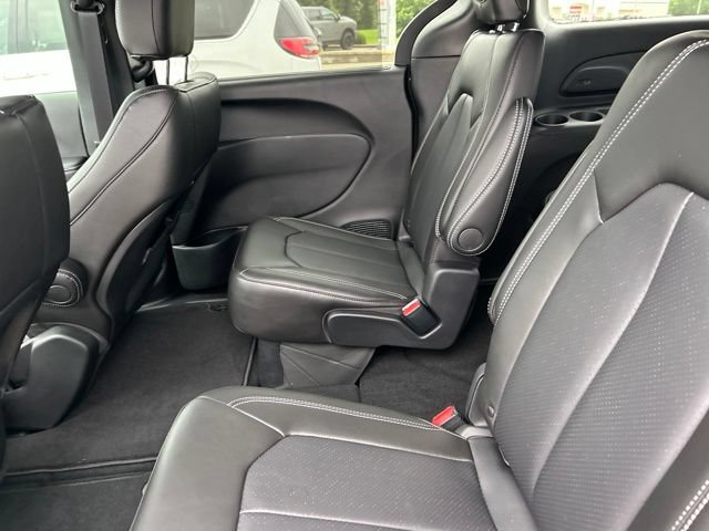 New 2027 Chrysler Pacifica Select FWD image 39