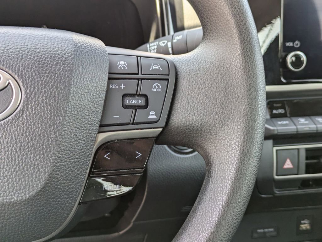 Used 2025 Toyota Camry LE image 21