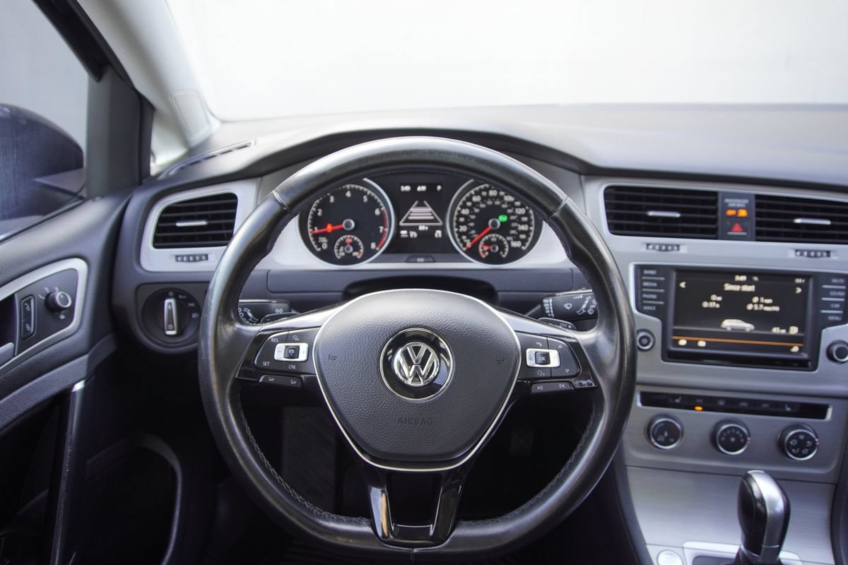Used 2016 Volkswagen Golf Limited Edition FWD image 13